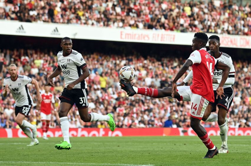 Arsenal's English striker Eddie Nketiah (2R) controls the ball during the English Premier League football match between Arsenal and Fulham at the Emirates Stadium in London on August 27, 2022. - - RESTRICTED TO EDITORIAL USE. No use with unauthorized audio, video, data, fixture lists, club/league logos or 'live' services. Online in-match use limited to 120 images. An additional 40 images may be used in extra time. No video emulation. Social media in-match use limited to 120 images. An additional 40 images may be used in extra time. No use in betting publications, games or single club/league/player publications. (Photo by Glyn KIRK / AFP) / RESTRICTED TO EDITORIAL USE. No use with unauthorized audio, video, data, fixture lists, club/league logos or 'live' services. Online in-match use limited to 120 images. An additional 40 images may be used in extra time. No video emulation. Social media in-match use limited to 120 images. An additional 40 images may be used in extra time. No use in betting publications, games or single club/league/player publications. / RESTRICTED TO EDITORIAL USE. No use with unauthorized audio, video, data, fixture lists, club/league logos or 'live' services. Online in-match use limited to 120 images. An additional 40 images may be used in extra time. No video emulation. Social media in-match use limited to 120 images. An additional 40 images may be used in extra time. No use in betting publications, games or single club/league/player publications. (Photo by GLYN KIRK/AFP via Getty Images)