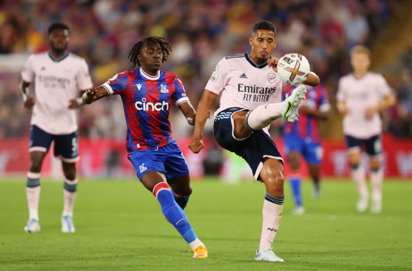 LONDON, ENGLAND - AUGUST 05: Eberechi Eze of Crystal Palace challenges William Saliba of Arsenal during the Premier League match between Crystal Palace and Arsenal FC at Selhurst Park on August 05, 2022 in London, England. (Photo by Julian Finney/Getty Images)