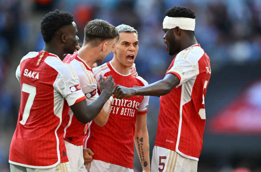 LONDON, ENGLAND - AUGUST 6: Leandro Trossard of Arsenal celebrates with Thomas Partey, Kieran Tierney, Bukayo Saka after scoring goal during the match between Manchester City against Arsenal at Wembley Stadium on August 6, 2023 in London, England. (Photo by Sebastian Frej/MB Media/Getty Images)