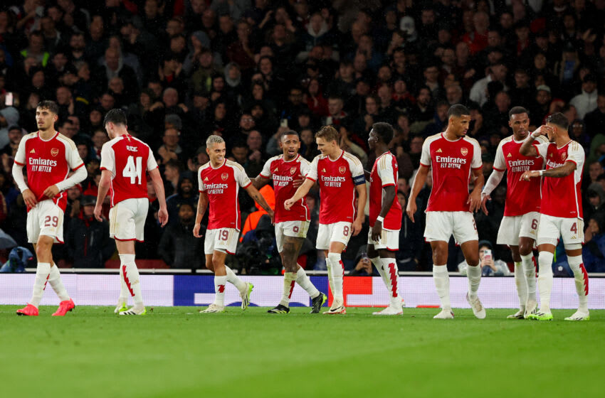 LONDON, UNITED KINGDOM - SEPTEMBER 20: Kai Havertz of Arsenal, Declan Rice of Arsenal, Leandro Trossard of Arsenal, Martin Odegaard of Arsenal, Bukayo Saka of Arsenal, William Saliba of Arsenal, Gabriel of Arsenal, Ben White of Arsenal celebrates after scoring the third goal of the team during the UEFA Champions League Group B match between Arsenal and PSV at Emirates Stadion on September 20, 2023 in London, United Kingdom. (Photo by Hans van der Valk/BSR Agency\Getty Images)