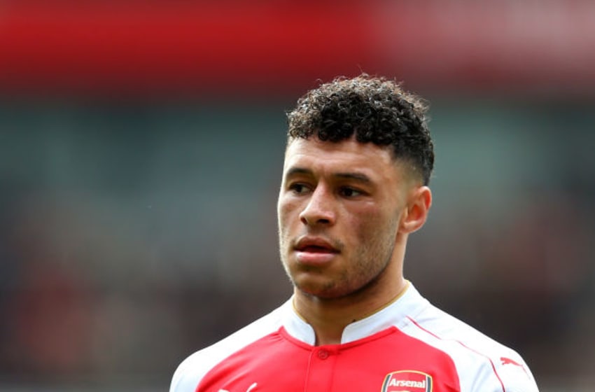 LONDON, ENGLAND - FEBRUARY 14 : Alex Oxlade-Chamberlain of Arsenal during the Barclays Premier League match between Arsenal and Leicester City at the Emirates Stadium on February 14, 2016 in London, England. (Photo by Catherine Ivill - AMA/Getty Images)